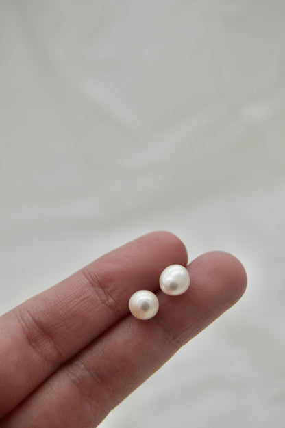 Baroque Pearl Stud Earrings Size