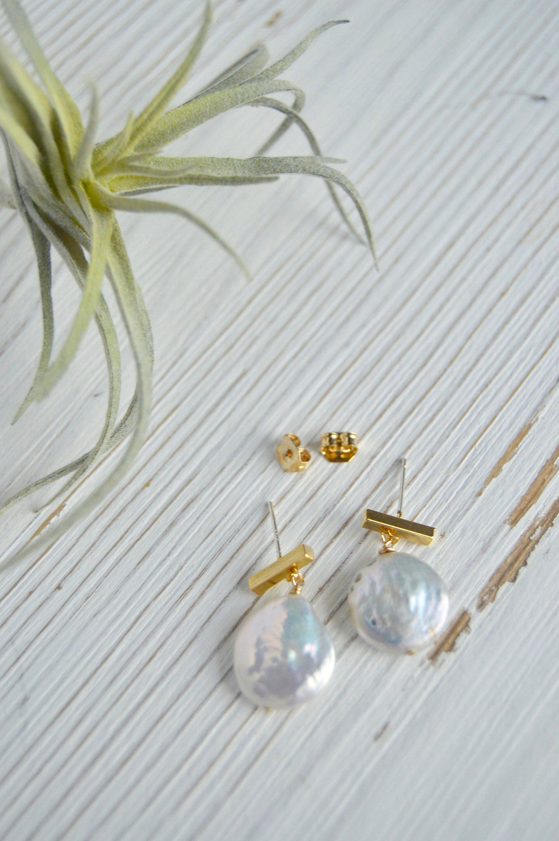 Pearl Coin Earrings Closure