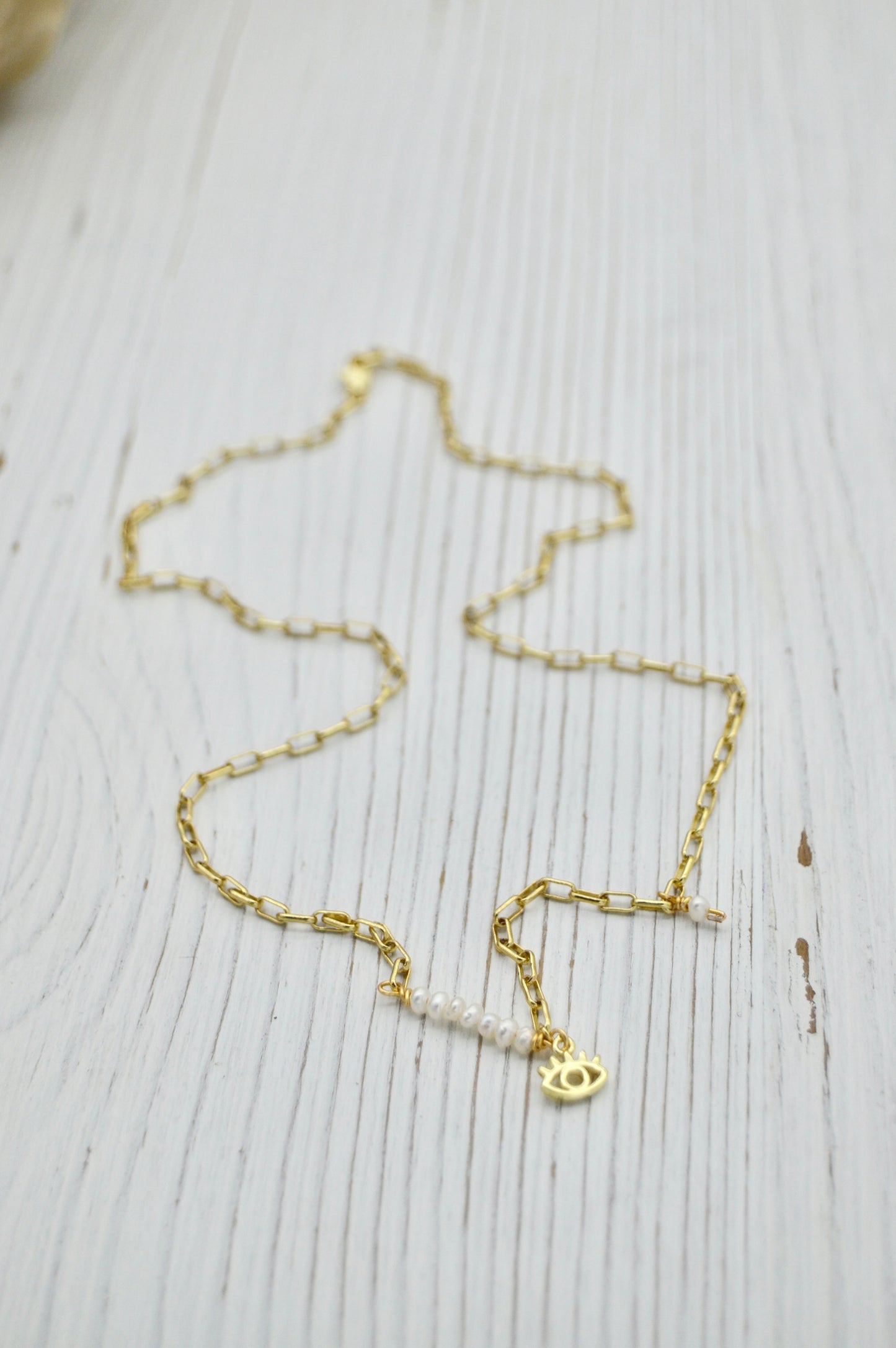 The Beatriz Necklace Flatlay