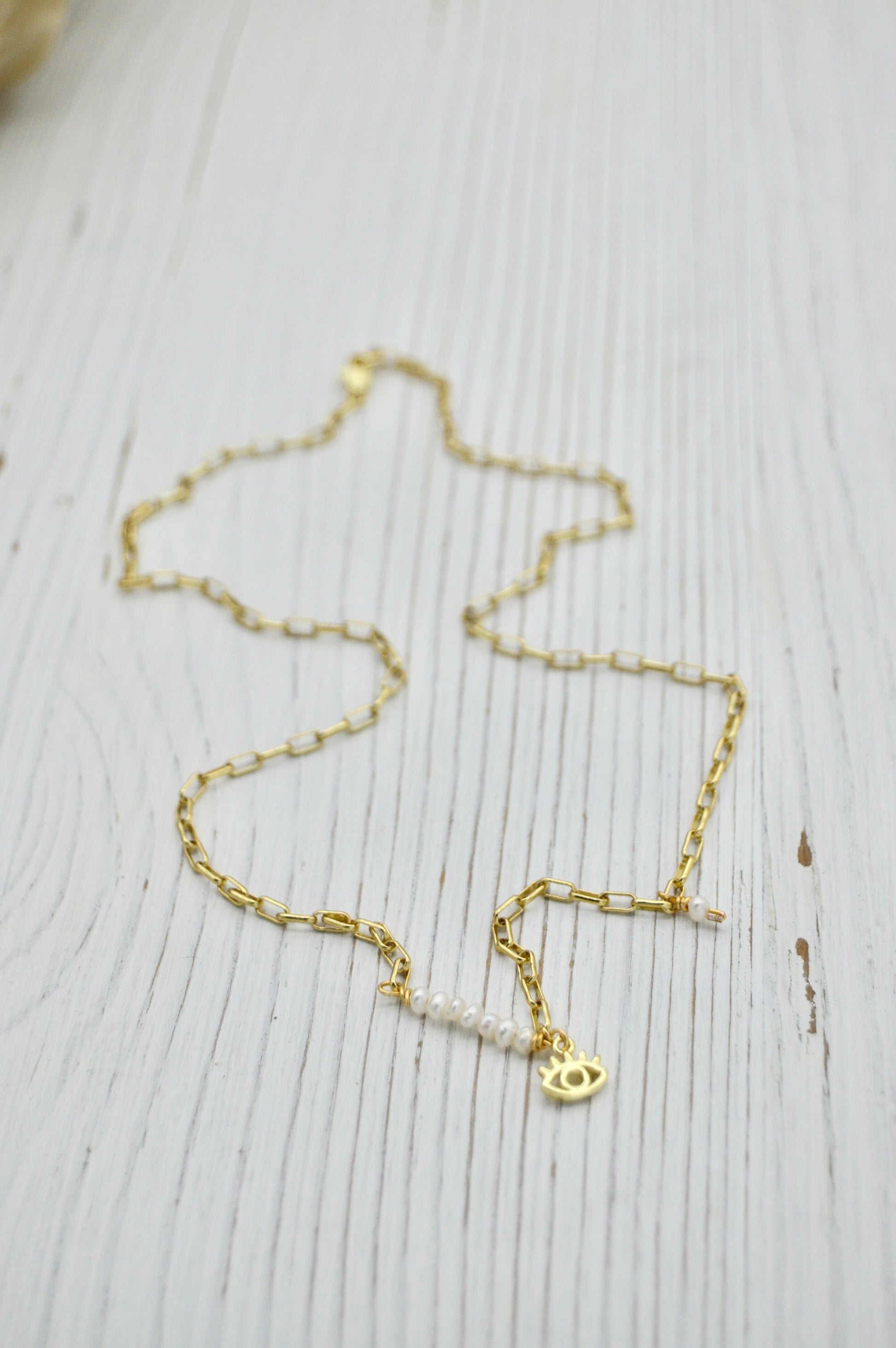 The Beatriz Necklace Flatlay