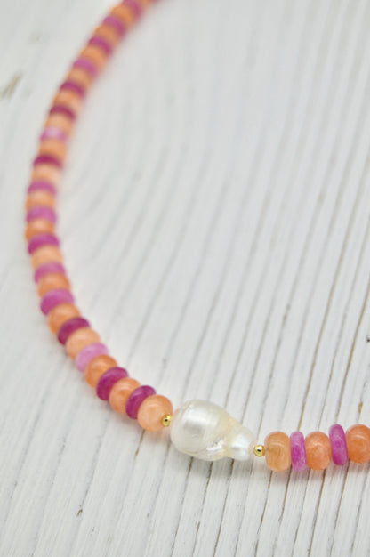 The Luzia Necklace Close