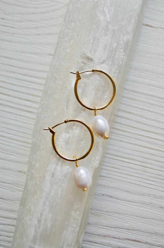 The Maris Pearl Hoop Earrings