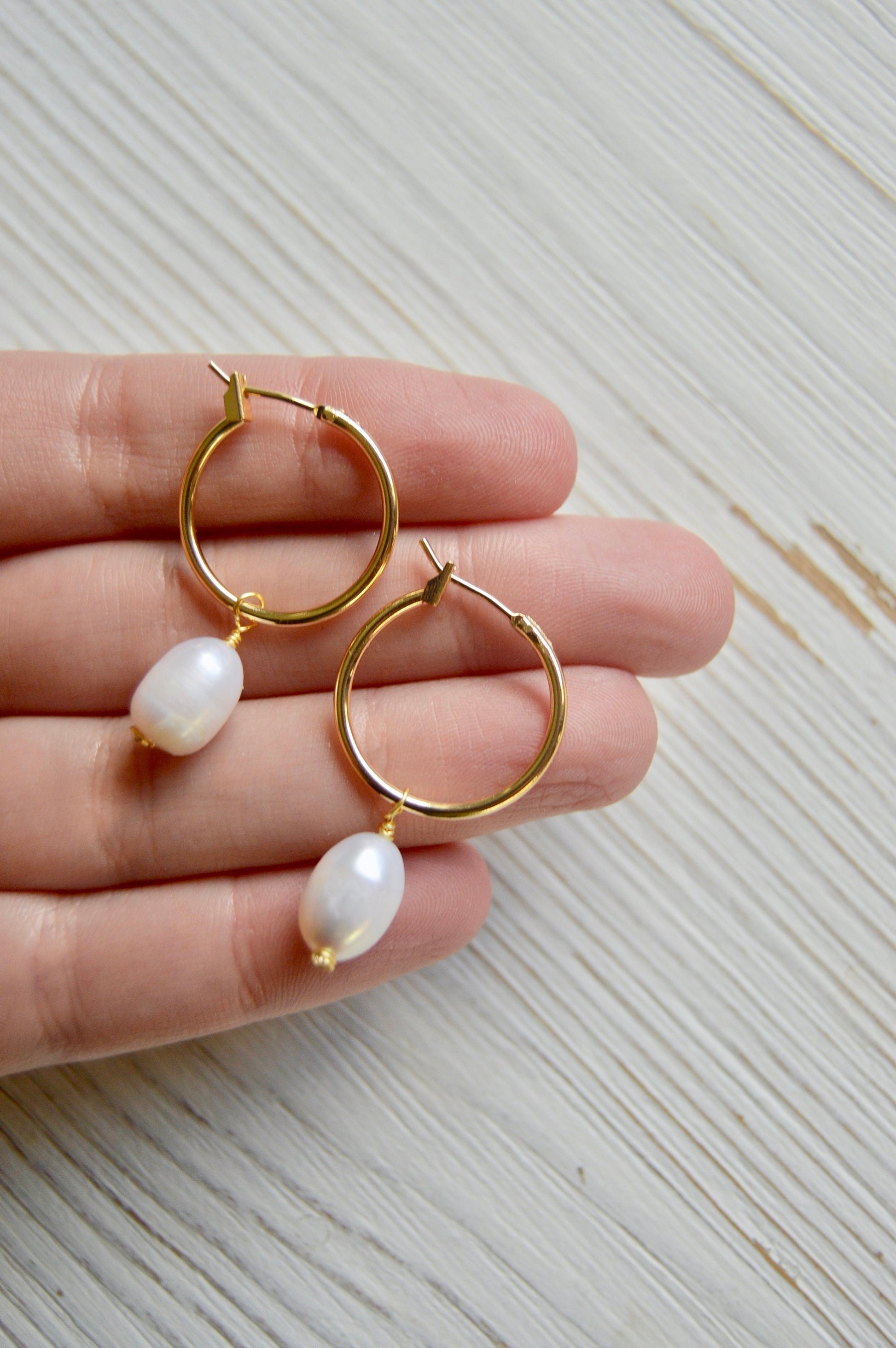 The Maris Pearl Hoop Earrings Size